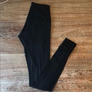 Wonder under high rise with foot stirrup